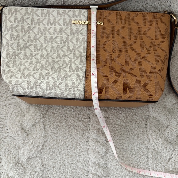 Michael Kors Jet Set two toned Logo Crossbody Bag - Picture 3 of 6